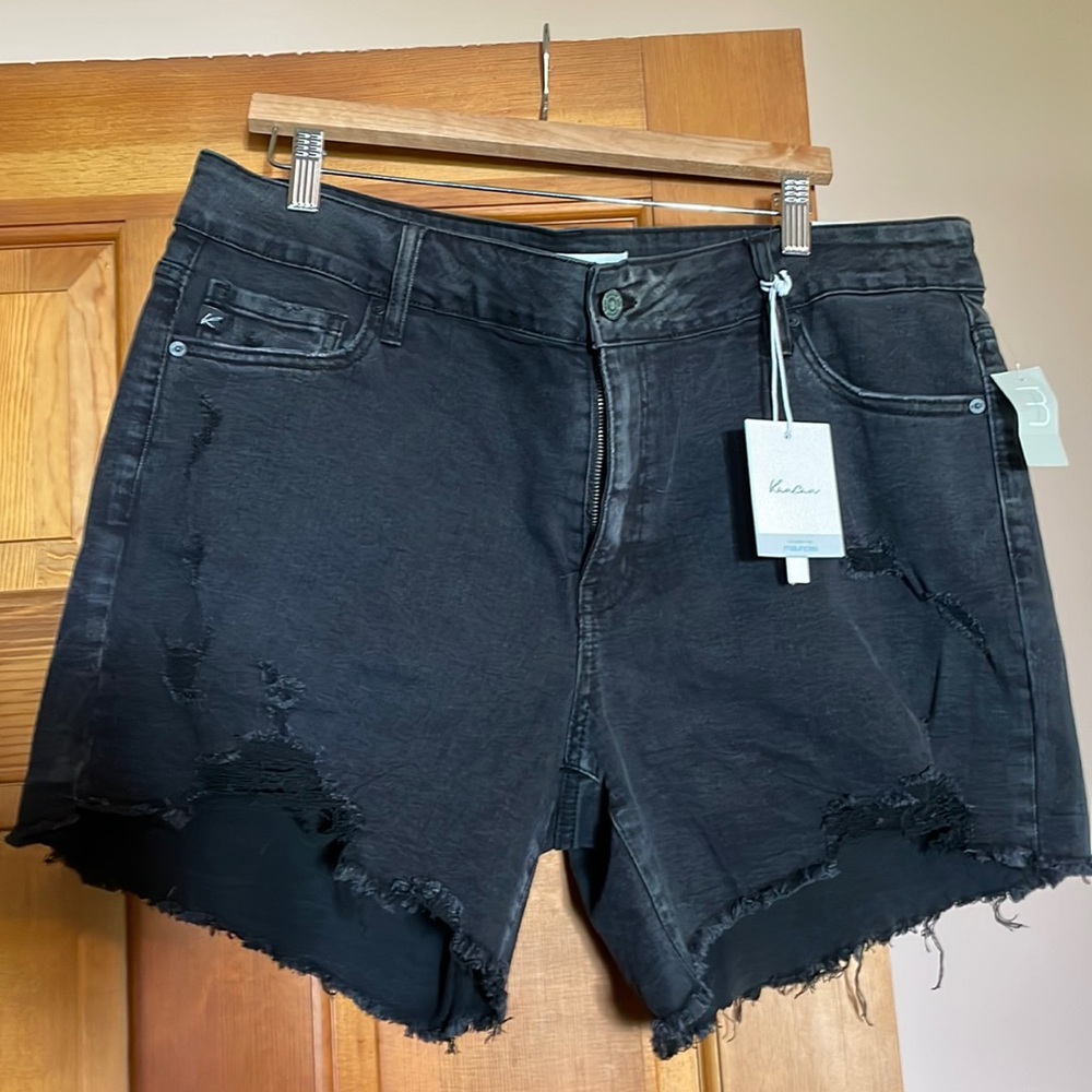 KanCan Black Jean Shorts Sz.16 NWT